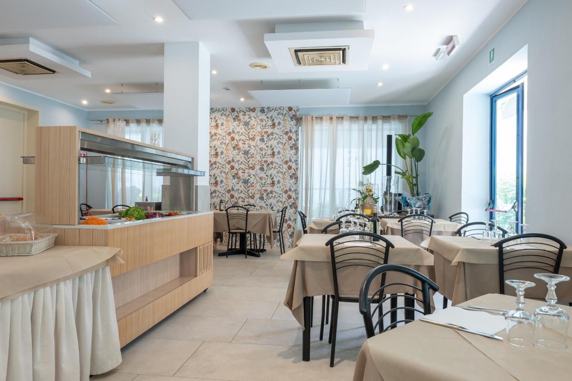 Hotel Thea Bellaria-Igea Marina Exterior photo